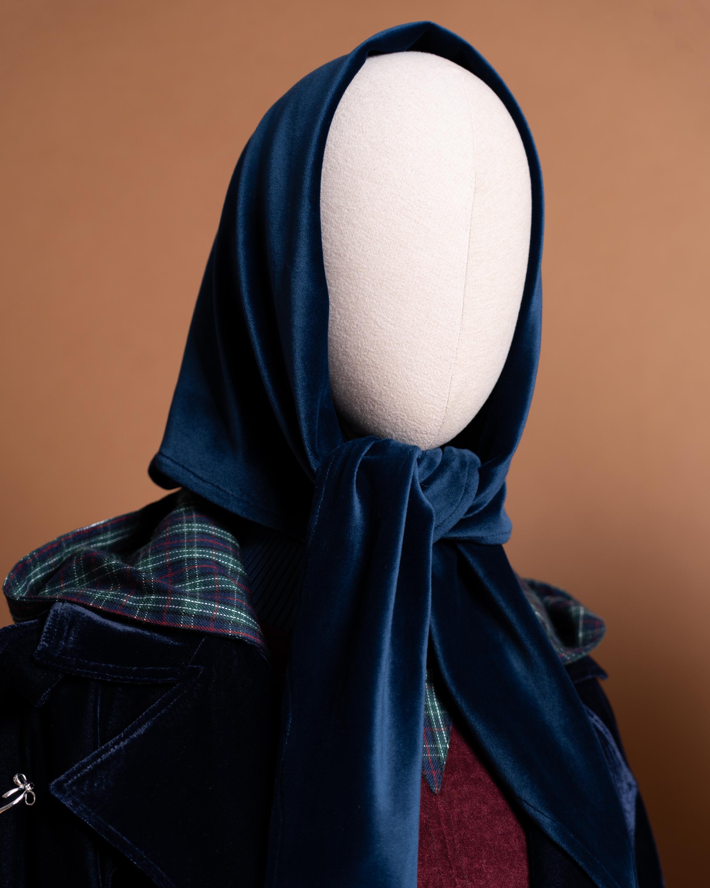 مخمل سرمه ای